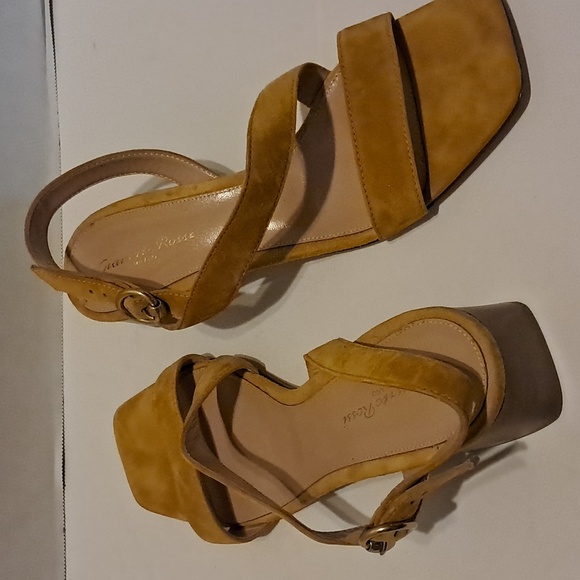 Gianvito Rossi Mustard Yellow Suede City Block Heel Sandals 40/9 NWOT - Picture 12 of 12